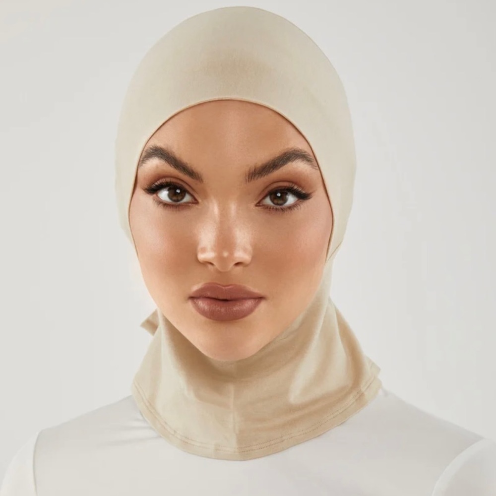 Zahraa The Label Mia Mini Neck Cover in Nude